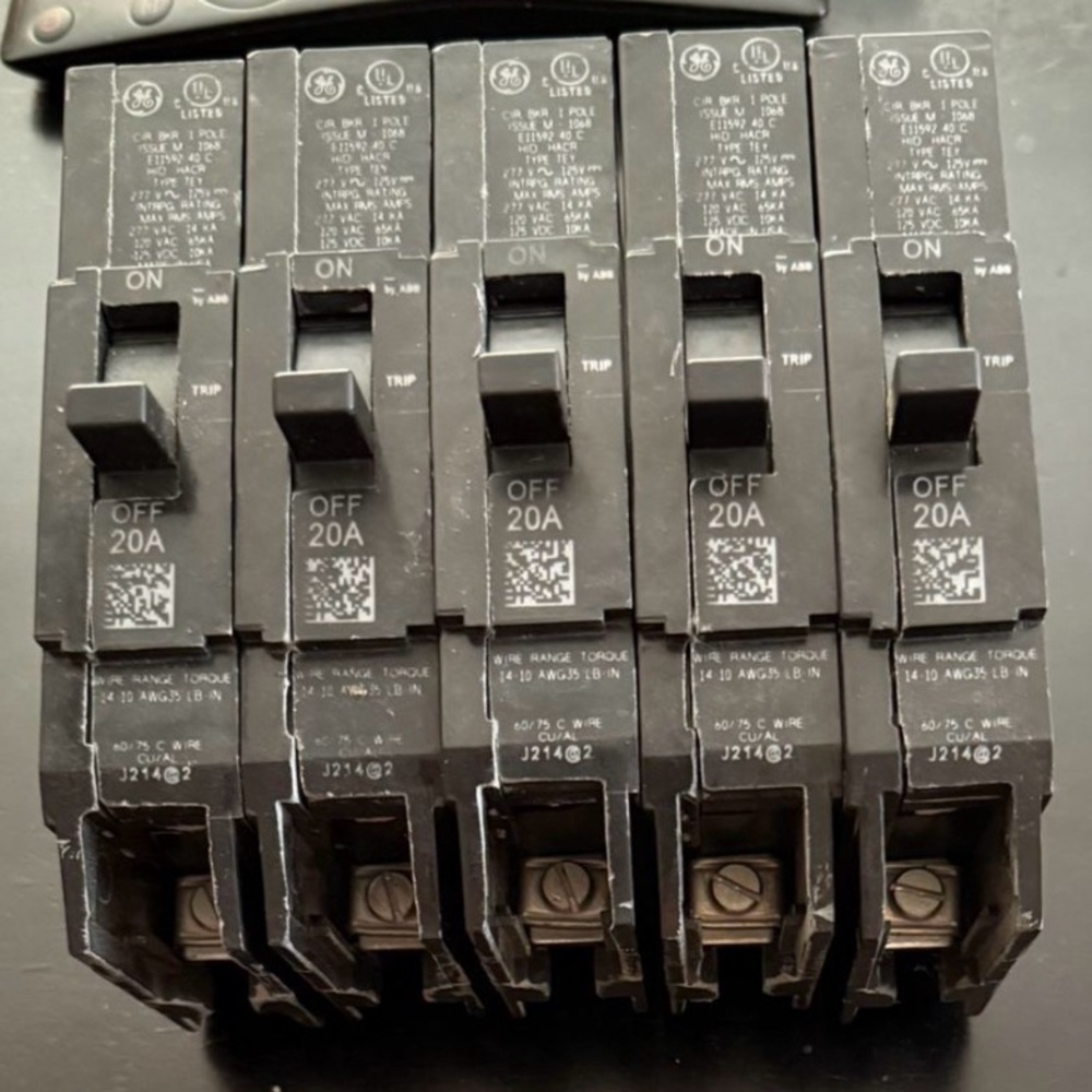 GE Commercial 20 Amp Bolt-On Breakers
